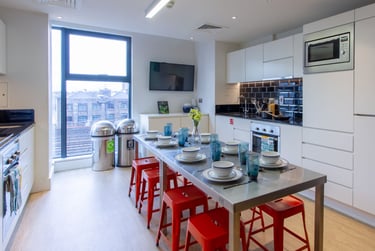 Silver En Suite - Image 5